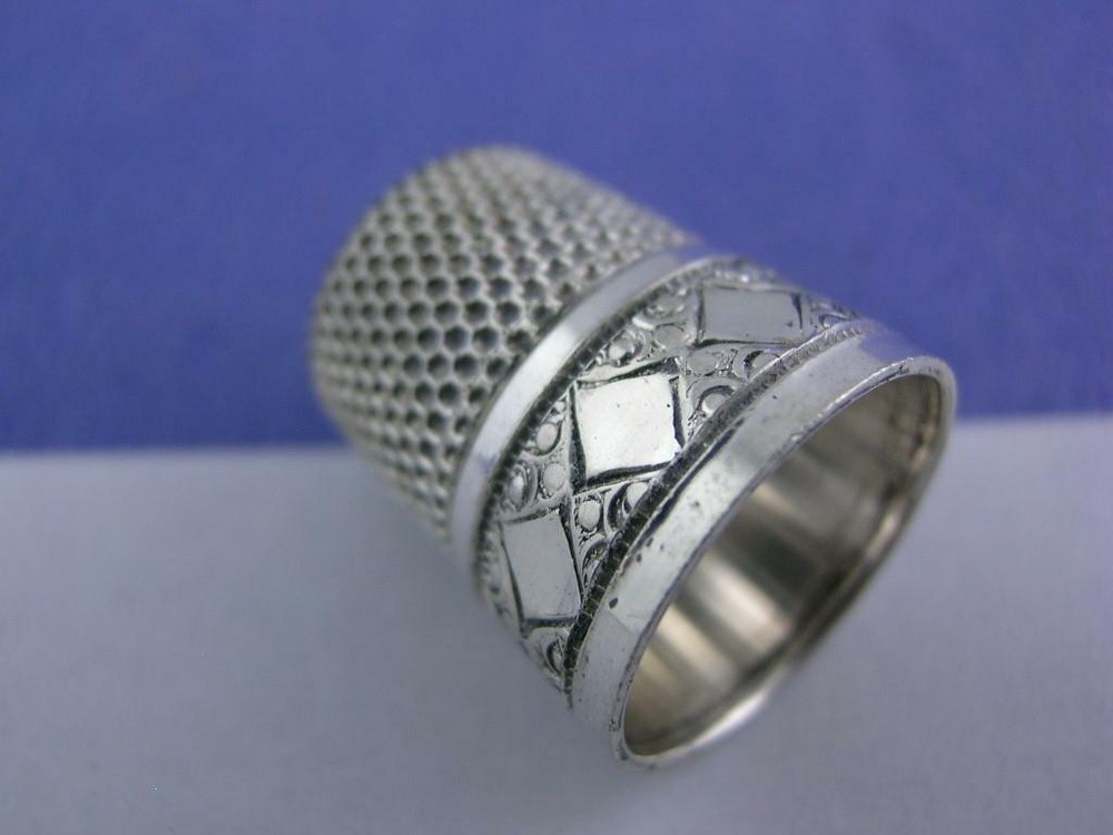 Vintage Sterling Silver SIMONS Thimble DIAMOND & engraved patterns ~size 7
