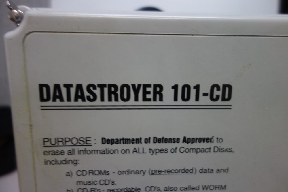 Datastroyer 101-CD Whitaker Brothers (CD Destroyer)