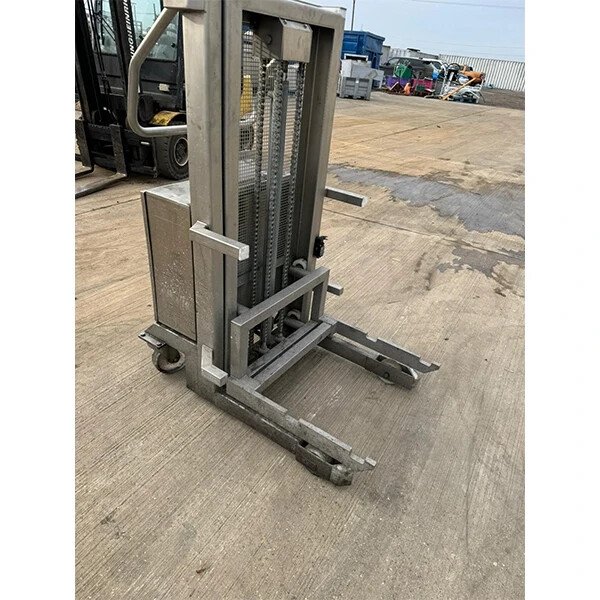 CM Process Solutions dump buggy stacker