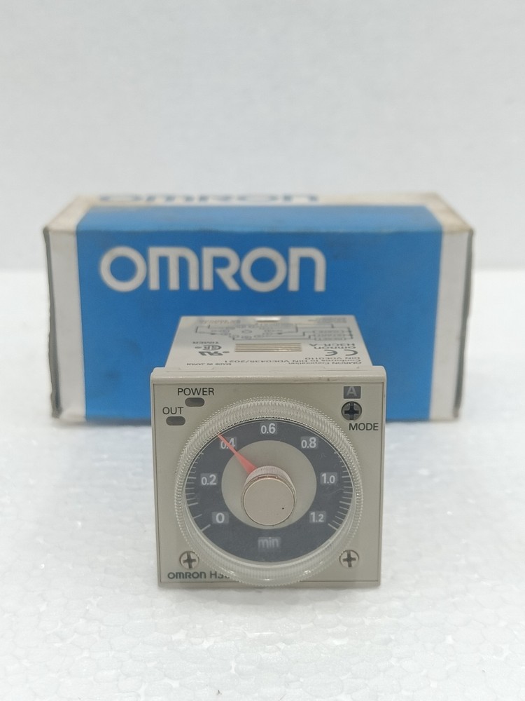 OMRON H3CR-A 24V AC/DC MULTI-FUNCTION ANALOG TIMER 11-PIN BASE NEW OLD STOCK