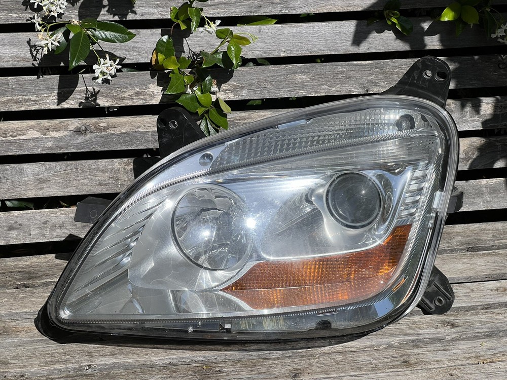 PETERBILT 579 2012-2021 USED LEFT DRIVER SIDE HEADLIGHT HEADLAMP