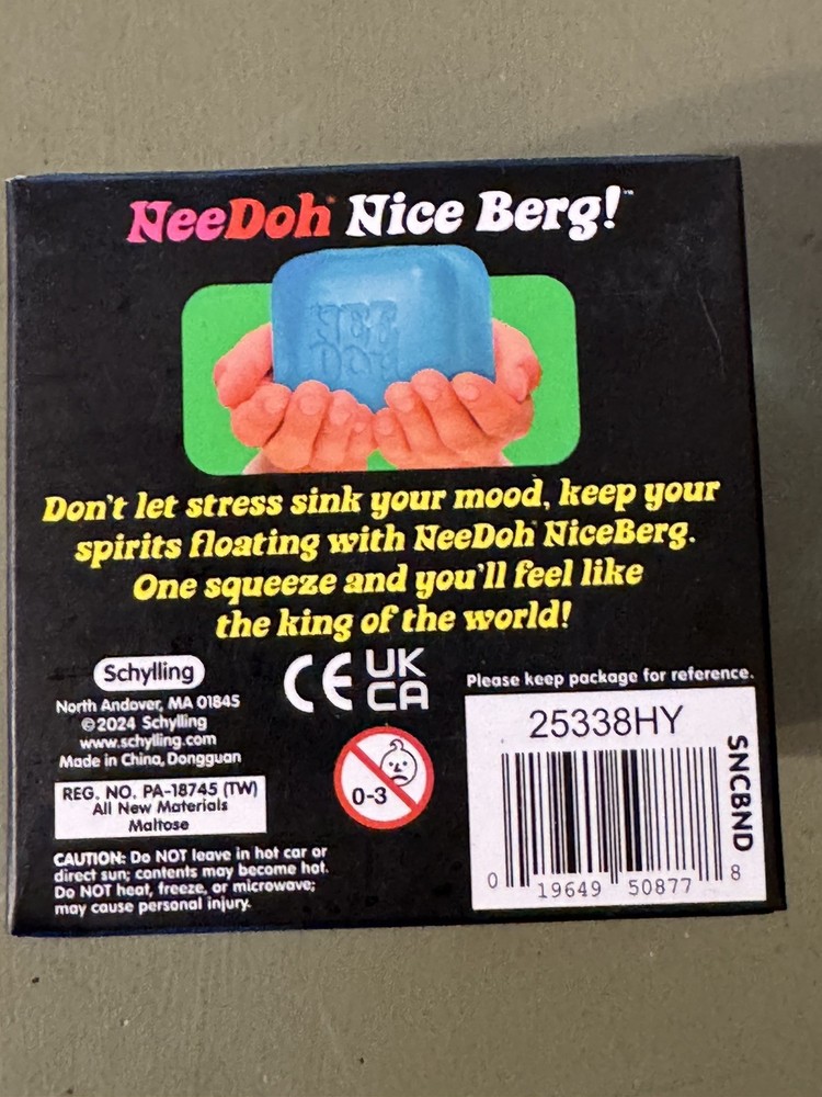 NeeDoh Nice Berg Blue XL Giant Nee Doh Nice Cube Solid Squish Jelly Ice Block