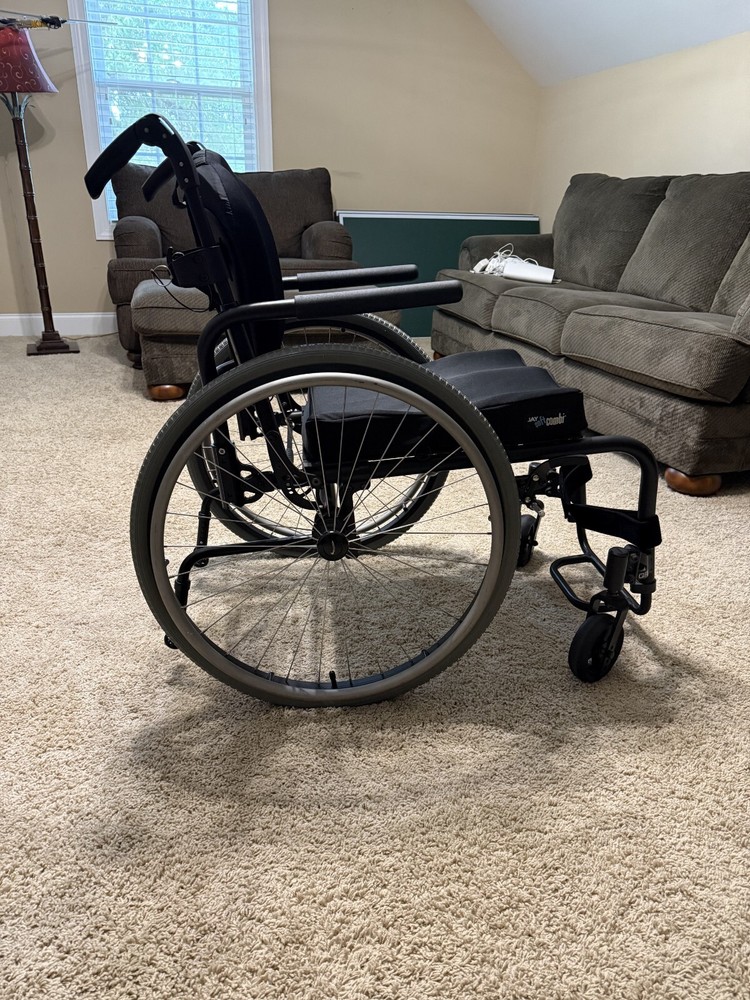 Quickie QRI Wheelchair