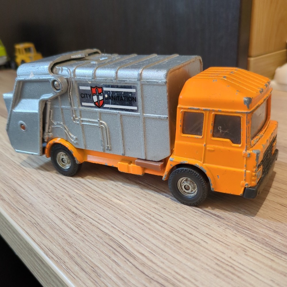 Corgi refuse collector rare