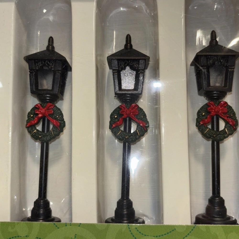 Santa’s Workbench House Accessories Lightpoles