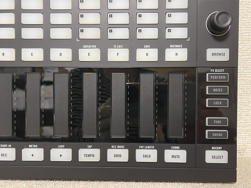 Native Instruments Maschine Jam Controller Production Performance System w/Box