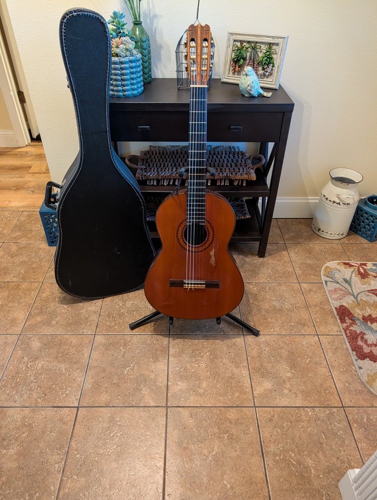 Hernandis Grade 2 Classical Guitar