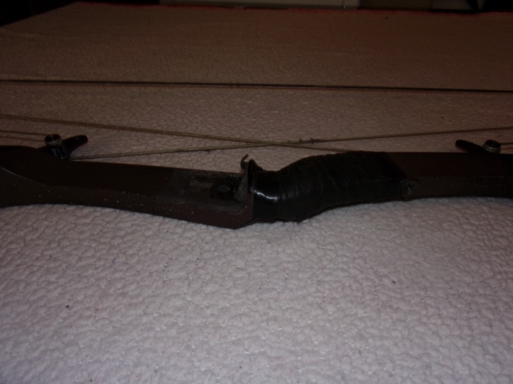 Vintage Bear Whitetail Hunter Compound Bow