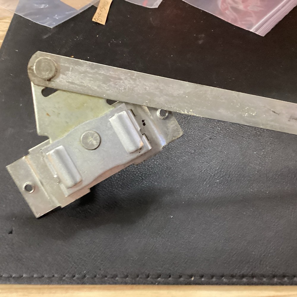 GENUINE MACK 62QS323B Lock New