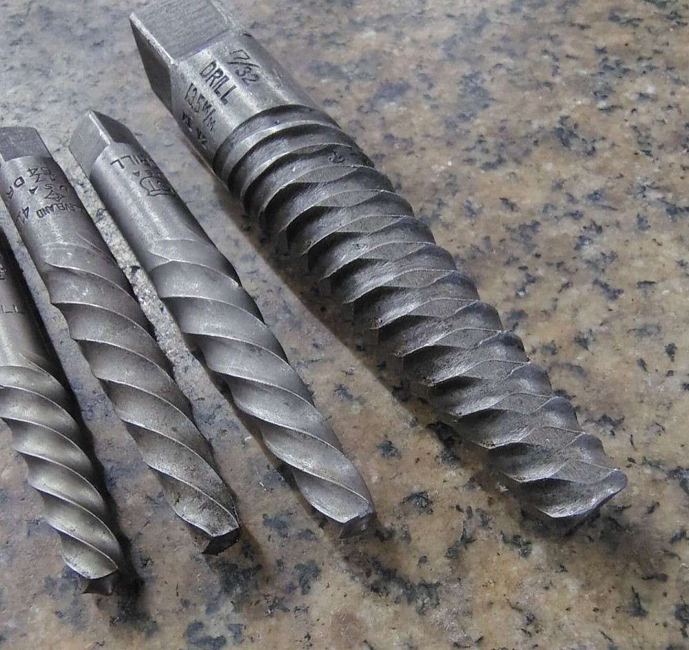 🗽EASY OUT SET OF FOUR PCS