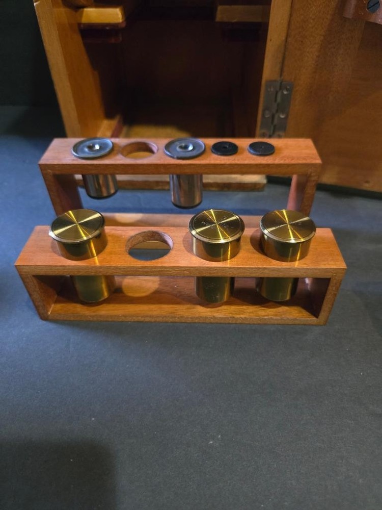 RARE 1913 GERMAN E. LEITZ WETZLAR MICROSCOPE W/ MATCH CASE WORKING # 163764