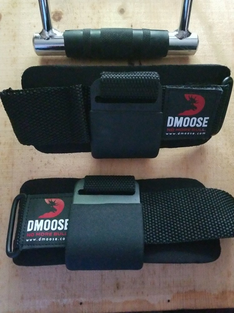 Lat Pull down Attchment V-Shaped Bar Triceps & Dmoose Weight Lifting Hooks Pair