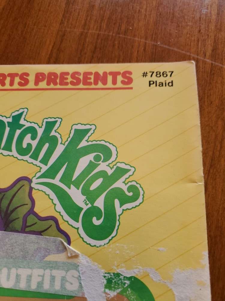 1985 Plaid Enterprises Inc. Cabbage Patch Kids Crocheted Outfits Pattern Book