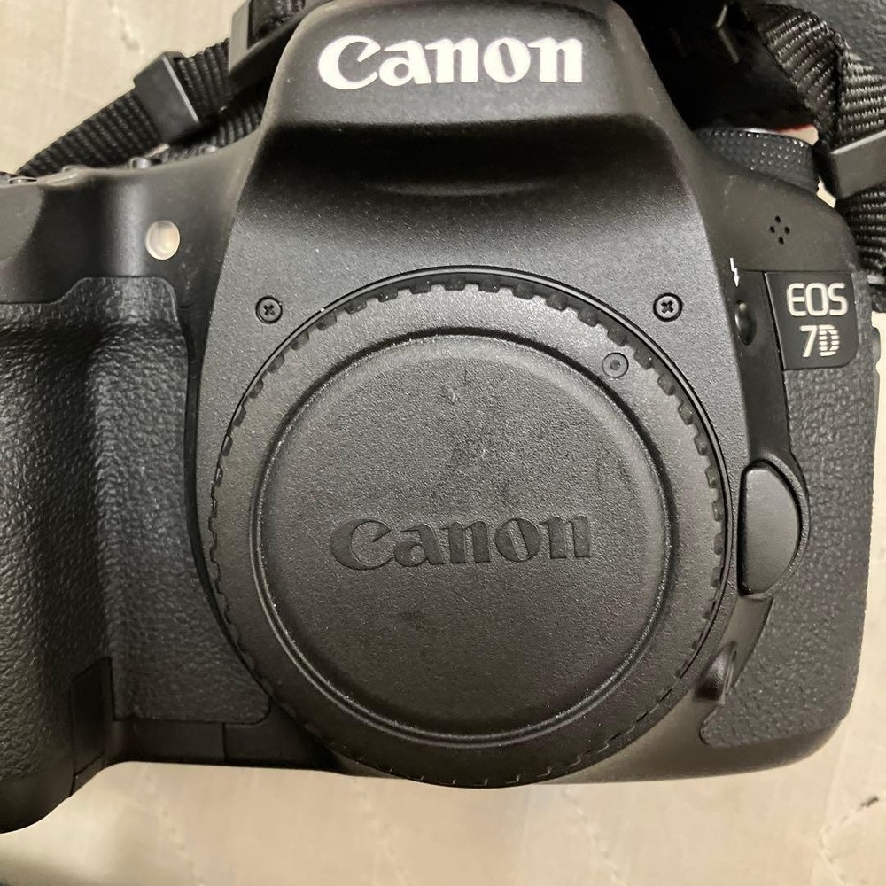 Canon EOS 7D Digital SLR Camera Body APS-C Sensor Custom Features