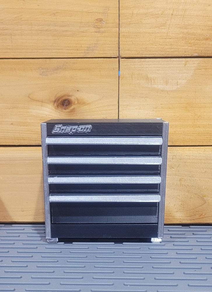 Novelty Mini Toolbox "Snap On"