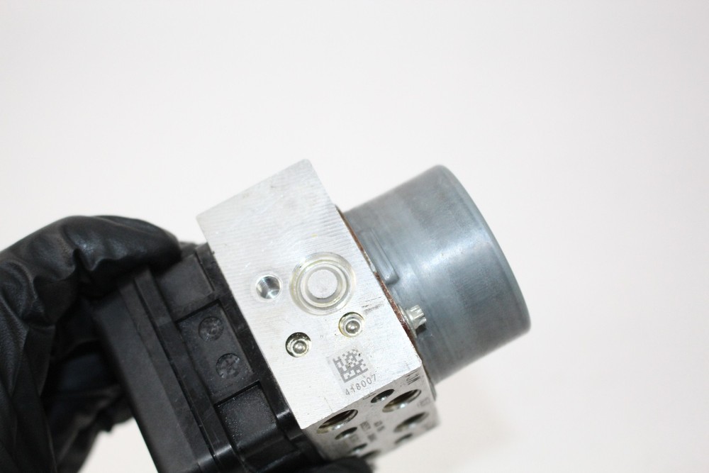 16 Suzuki GSXS1000 GSXS1000F Abs Control Module Pump