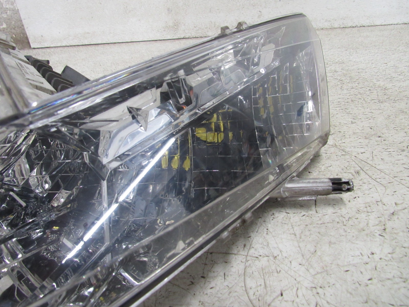 18 POLARIS RMK PRO 800 AXYS HEADLIGHT HEAD LIGHT LAMP FRONT LENS STOCK OEM #6893