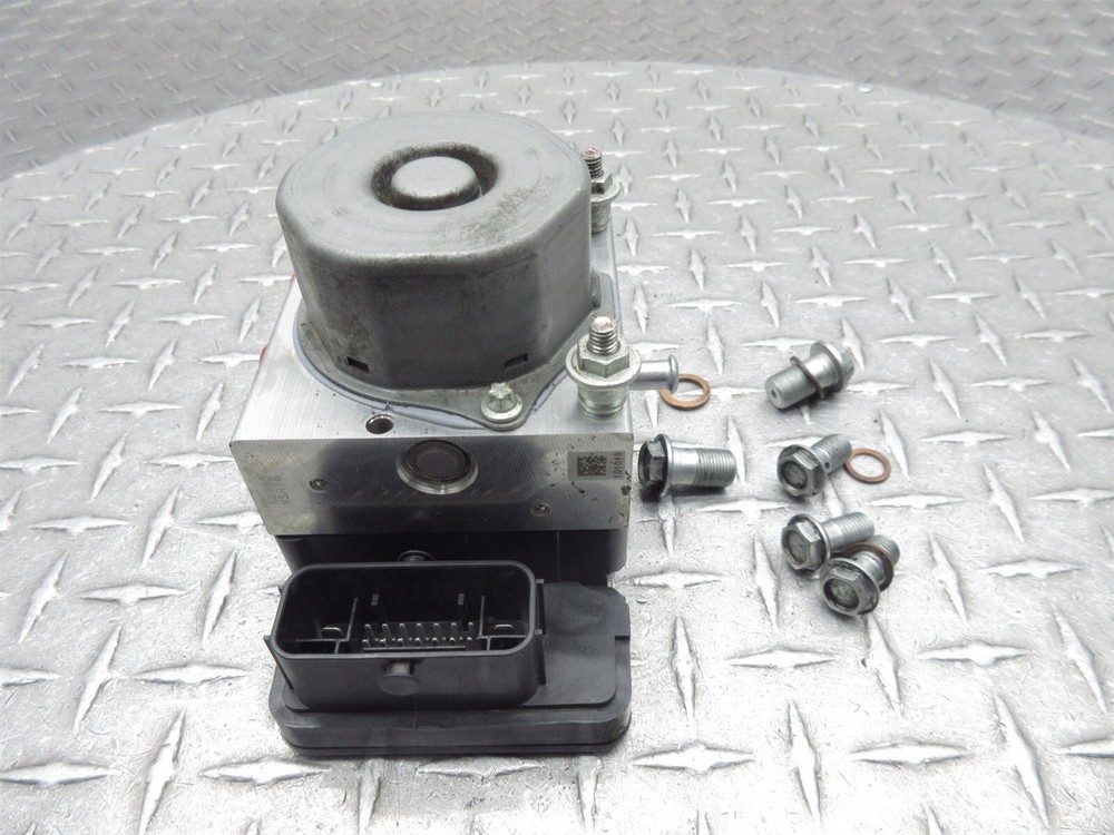 2018 Harley Electra Glide FLHTCU ABS Pump Brake Module Control Unit OEM