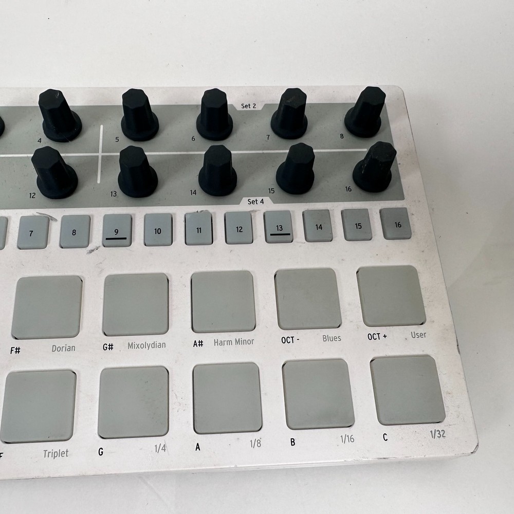 Arturia BeatStep Pro Controller & Sequencer White; AS-IS
