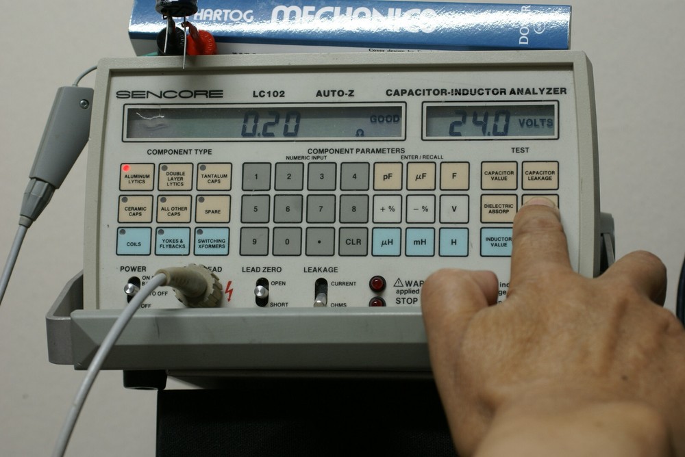 Sencore LC102 Capacitor and Inductor Analyzer working in good order (Read)