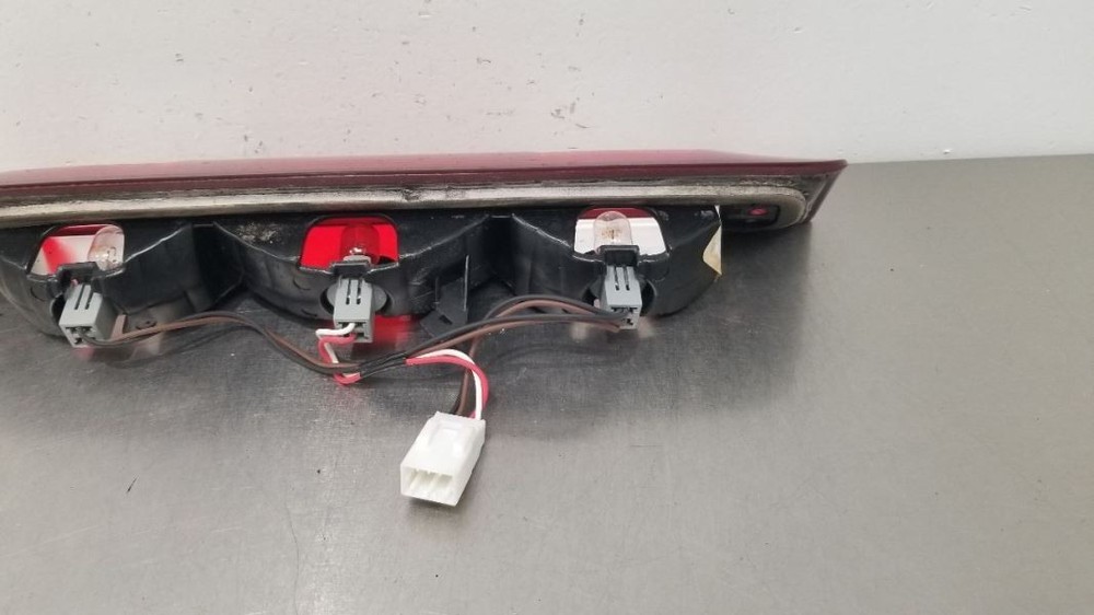 17 DODGE RAM 1500 HIGH MOUNTED STOP LIGHT INCANDESCENT