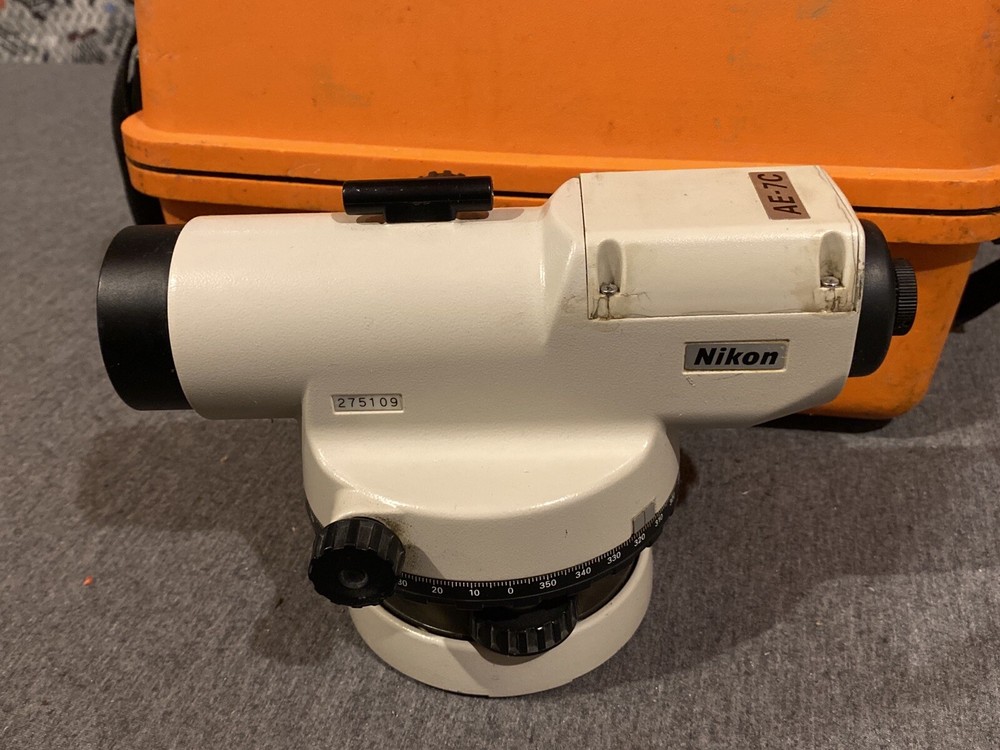 Nikon Auto Levels AE-7C (Engineers 30X Level) w/ Case