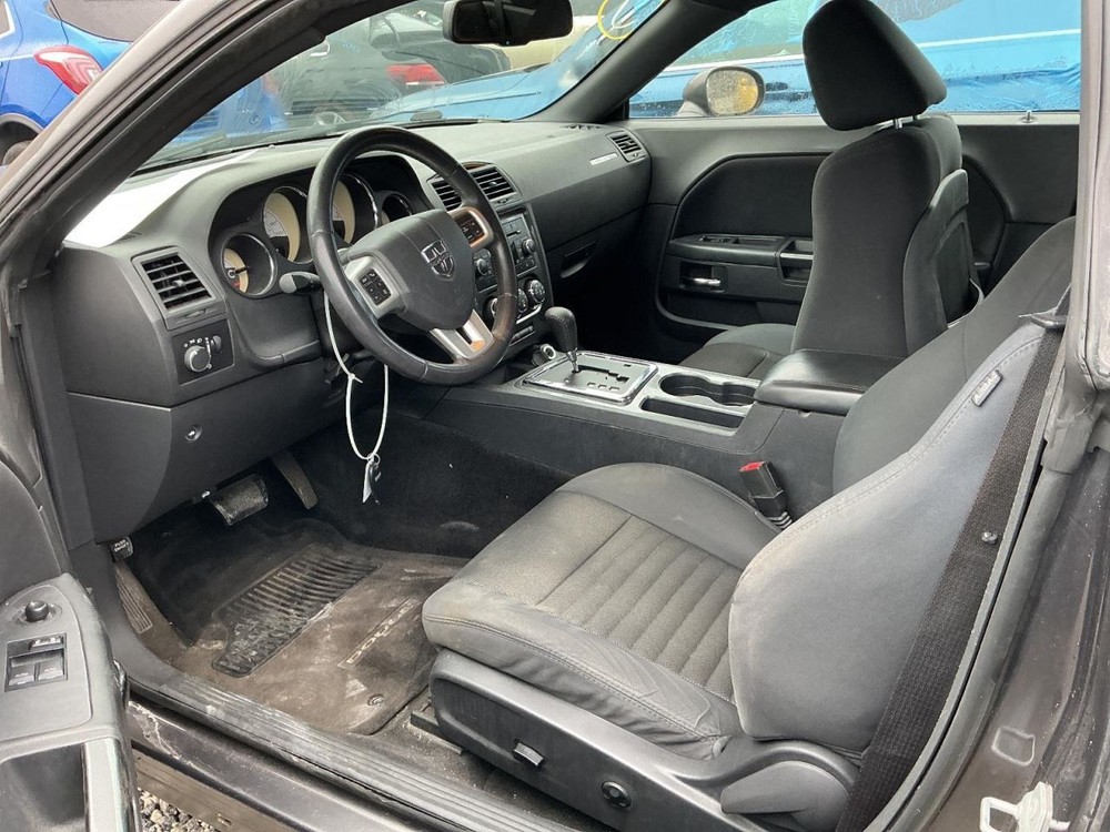 CHALLENGE 2014 Glove Box 4933839