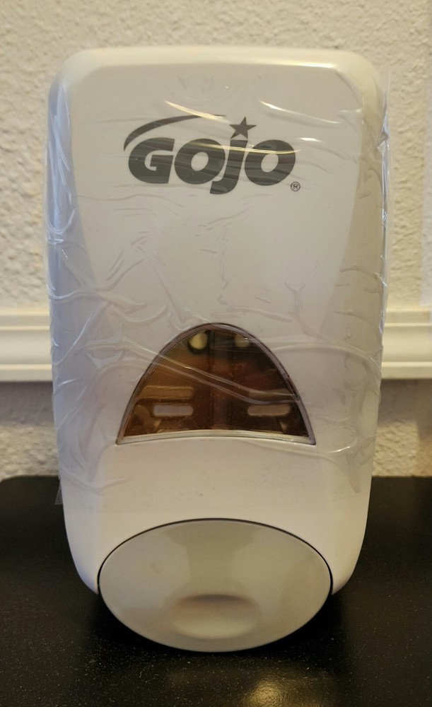 Gojo 5250-06 FMX-20 Foaming 2000ml Soap Dispenser, Gray, Push Style