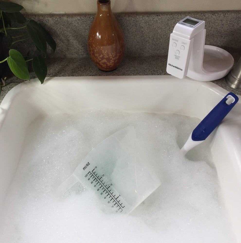 Digital Kitchen Scale and Measuring Cup White