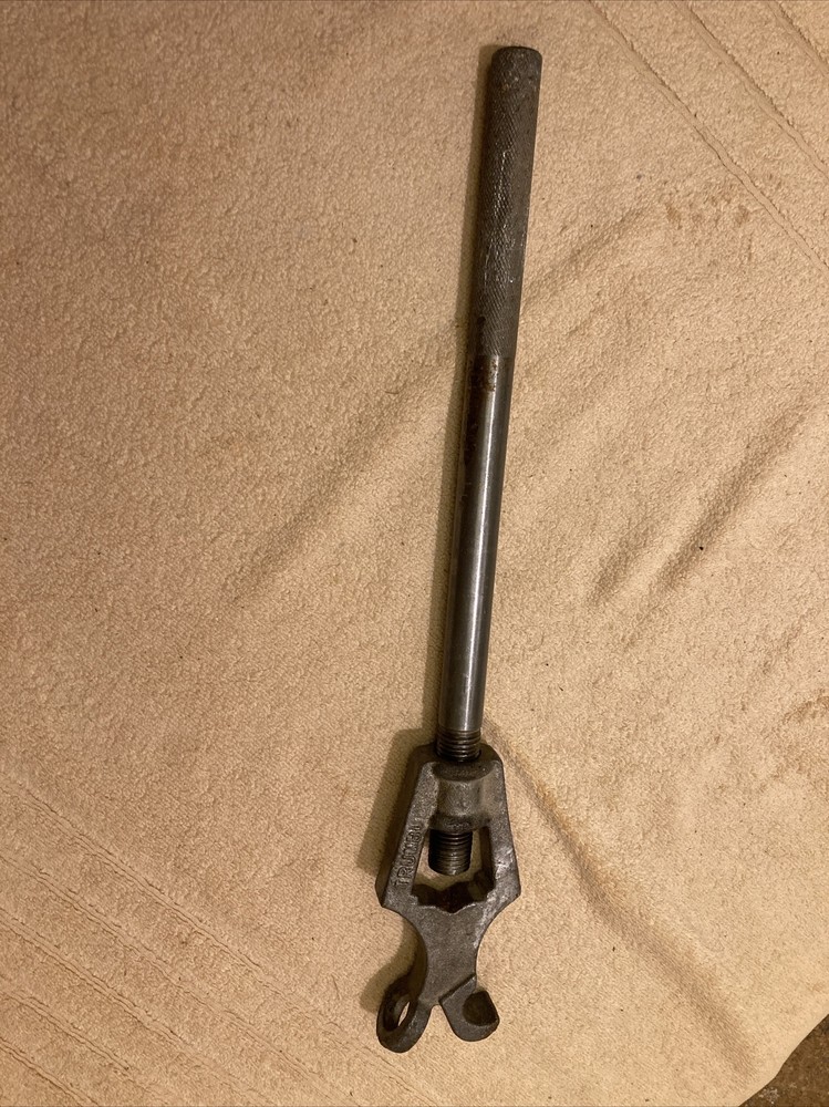 Fire Hydrant Tool Adjustable Trumbull 20”