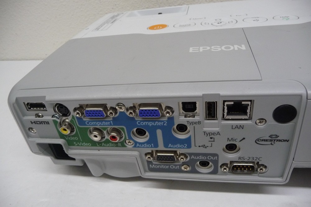 EPSON H565A Projector.with Remote & Power Cord * For Part As IS *