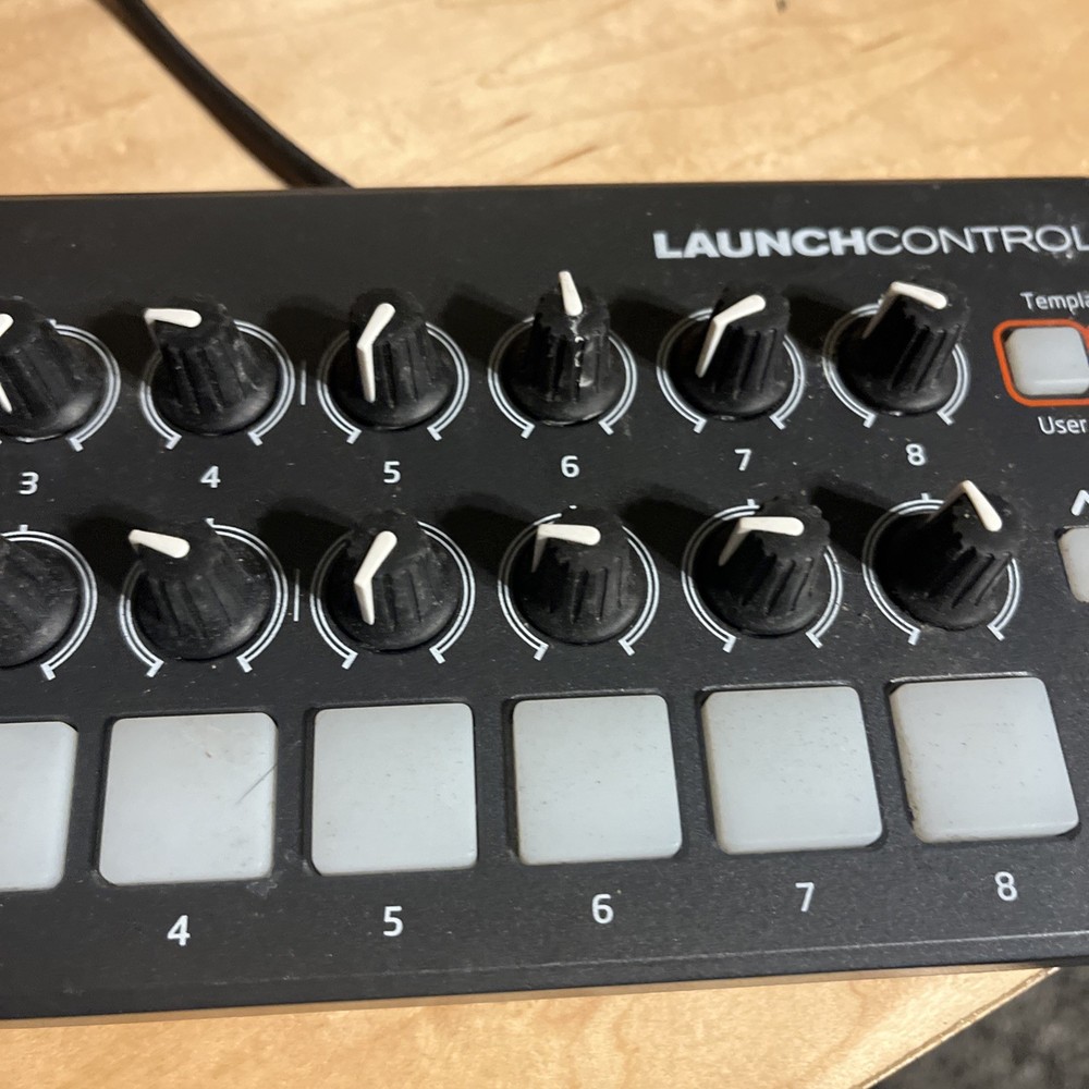 Novation Launch Control USB MIDI Controller, including cable Working