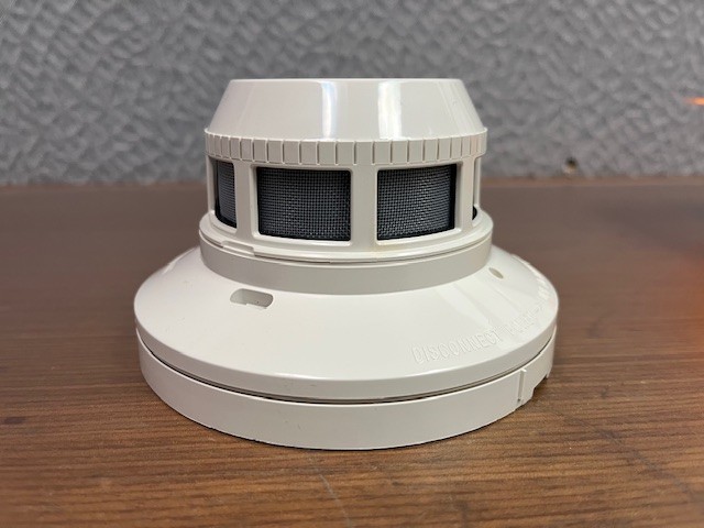 System Sensor 2400 smoke detector; NOS New in open box