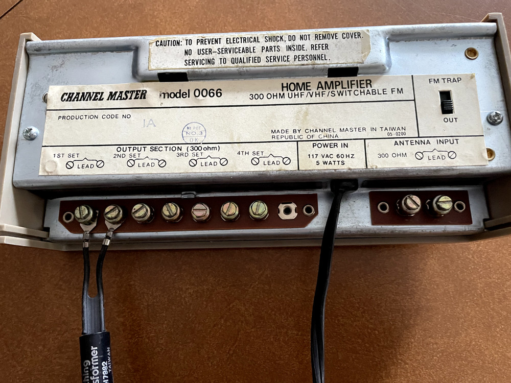 Channel Master Model 0066 Antenna Amplifier