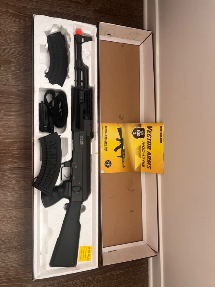Airsoft Gun. Full Metal, Vector Arms MOD 47 RIS