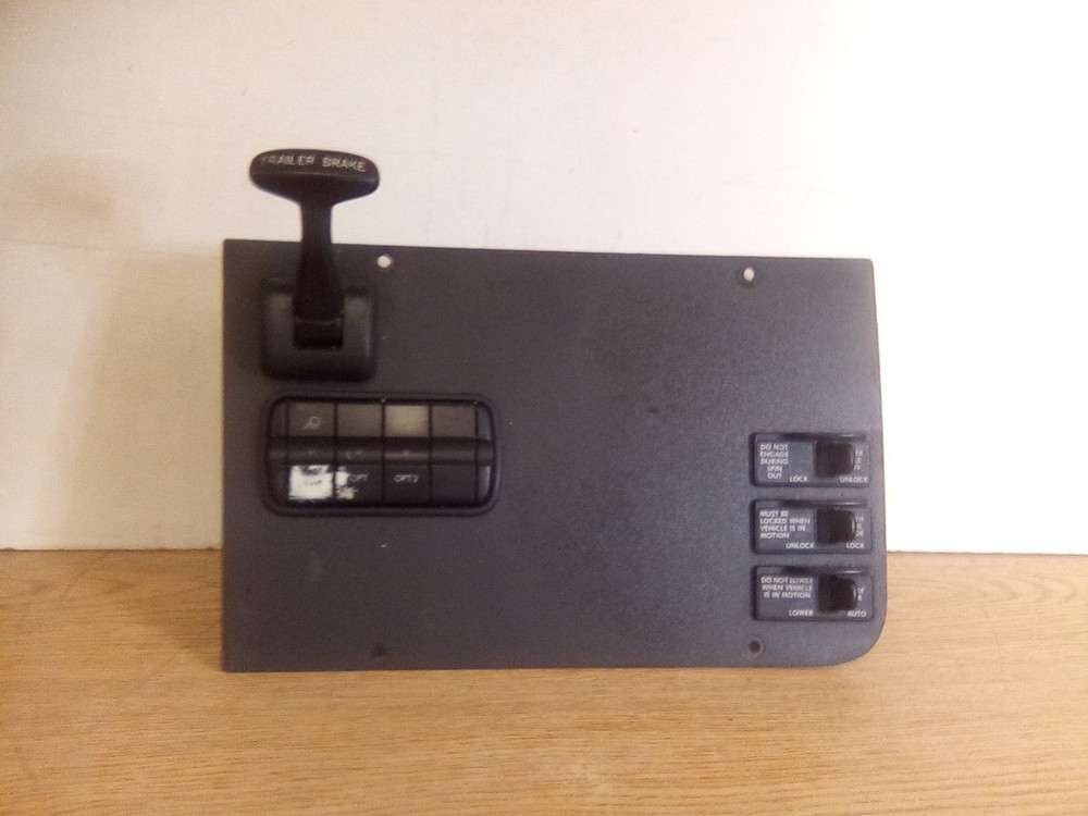 Freightliner Cascadia Dash Switch Panel W/ Trailer Brake 7267413