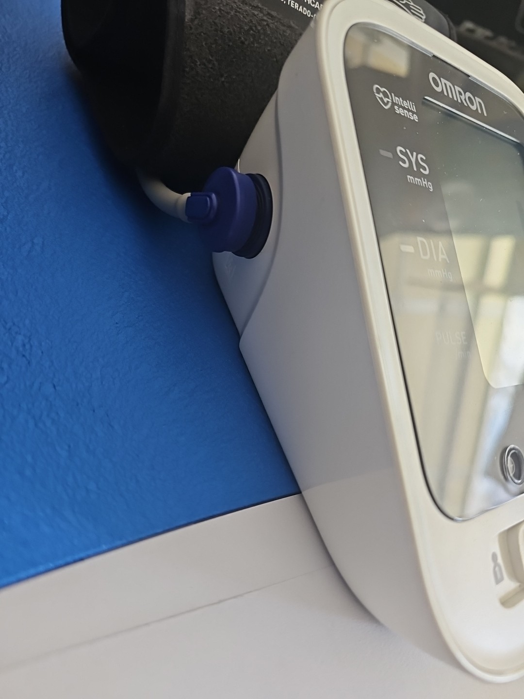 Omron BP760N Upper Arm Blood Pressure Monitor and Arm Cuff Used Works