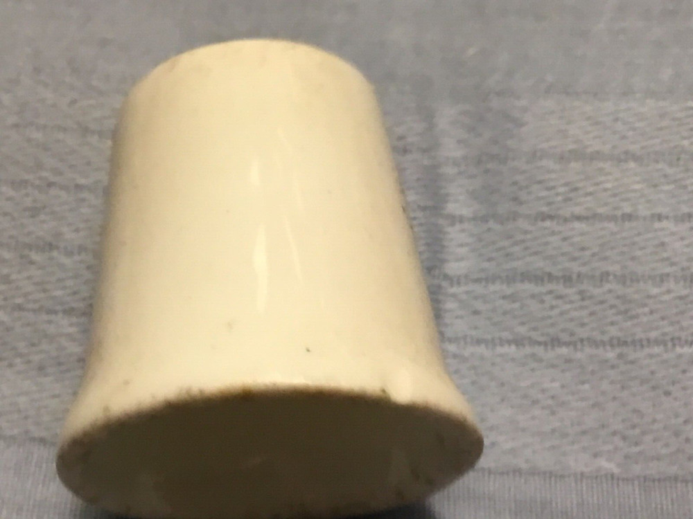 Thimble - Little Girl - Big Hat - e