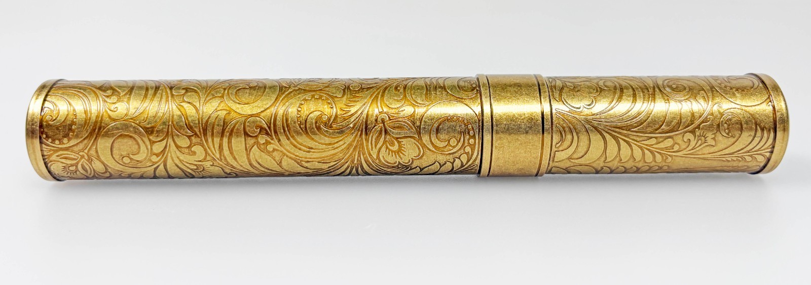 Golden Brass Engraved Cigar Tube Case Tubos Metal Portable Travel Storage Holder