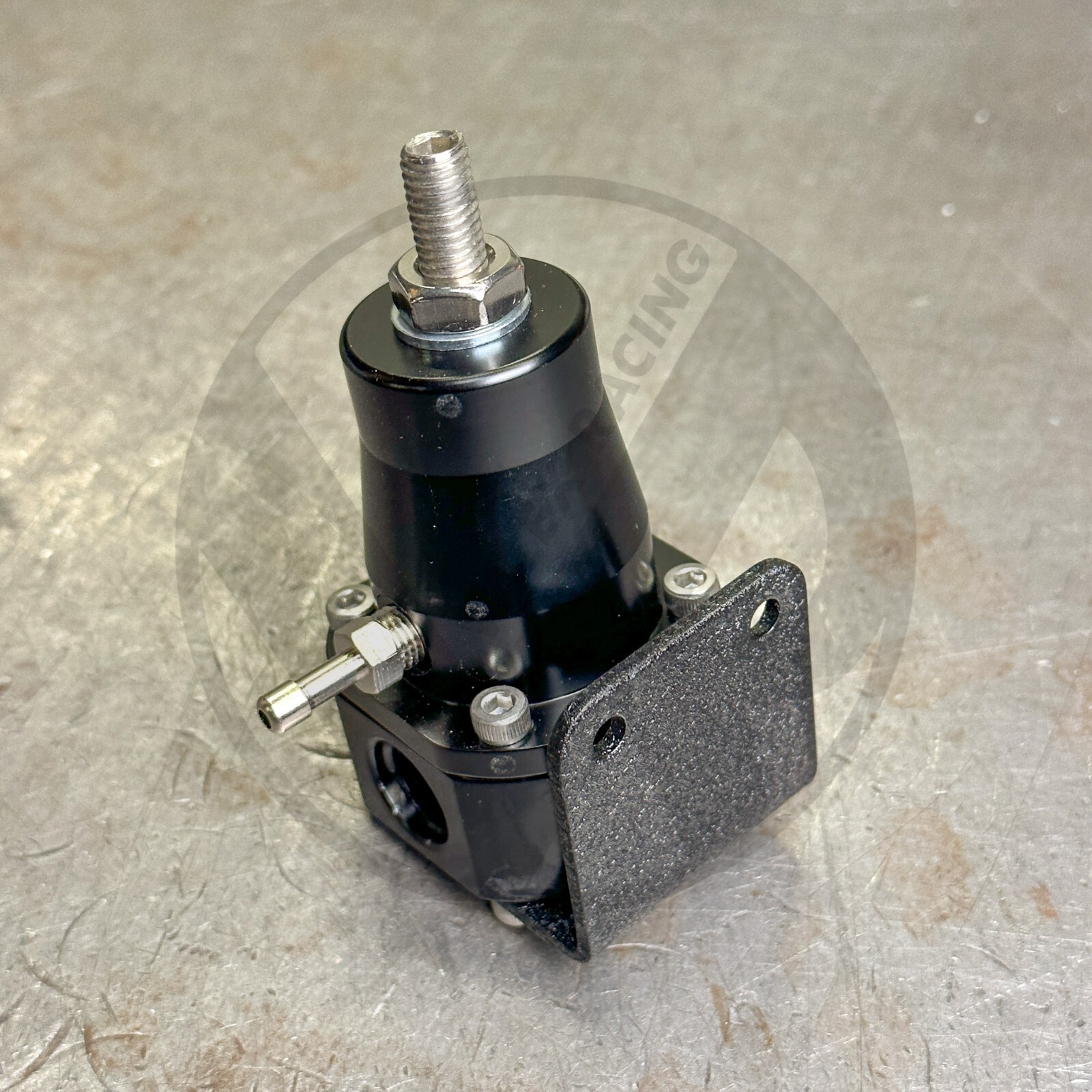 Aeromotive 13196 Style Fuel Pressure Regulator Bracket w Bolts (Wrinkle Black)