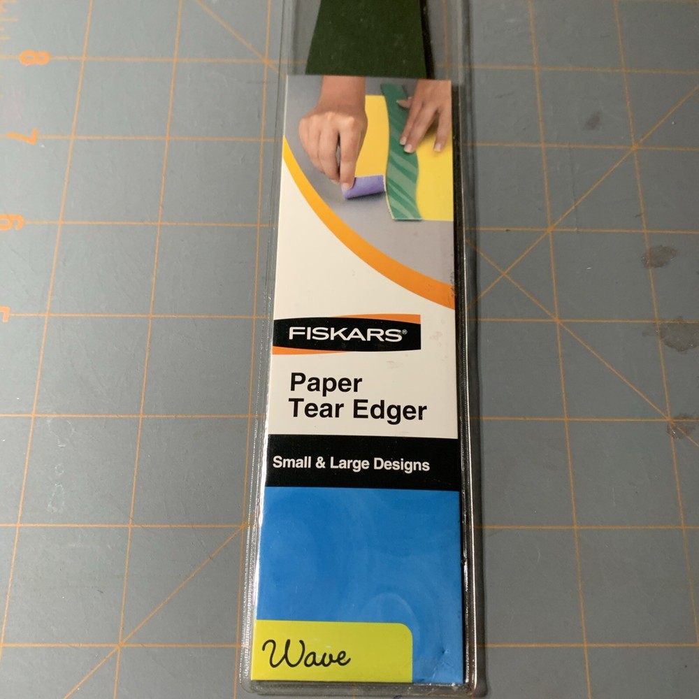 Fiskars- Paper Tear Edger, Wave Design 2005 Crafting Card making Scrapbook