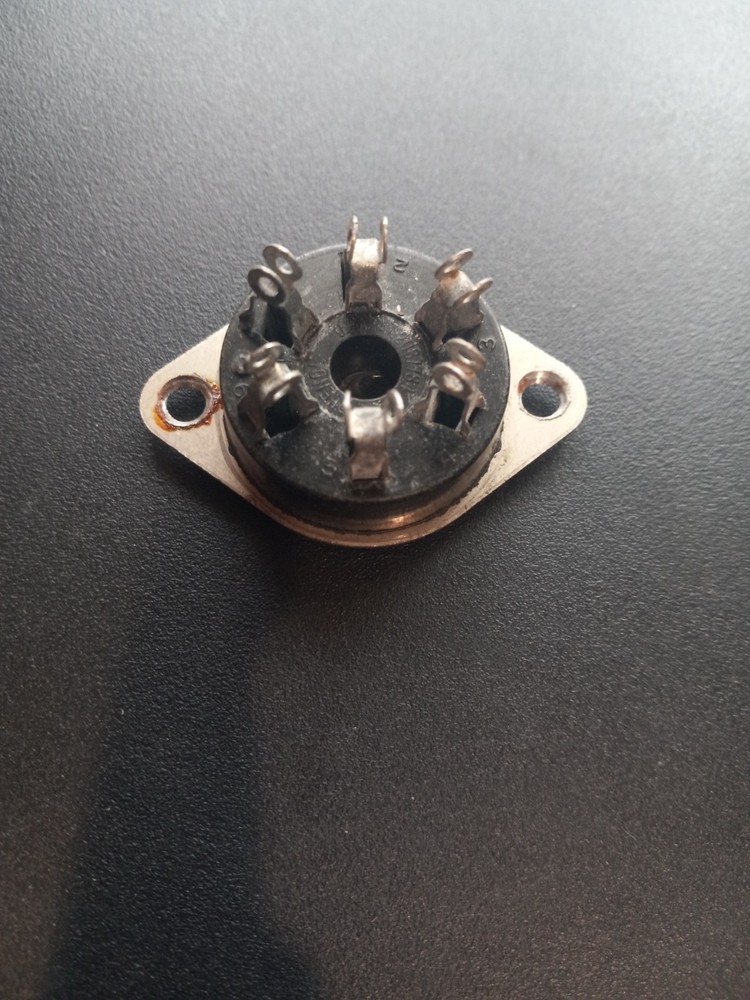 QTY 1 NOS Amphenol Black 6-Pin Octal Type Tube Socket