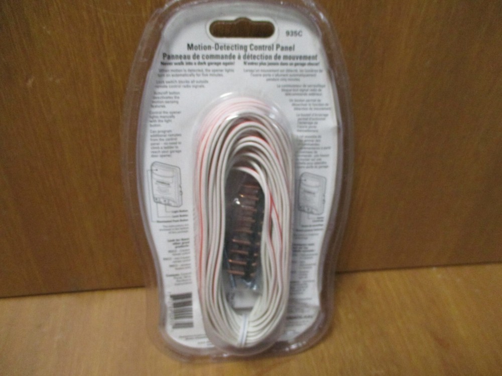 CHAMBERLAIN MOTION DETECTING CONTROL PANEL PART#935C, NEW