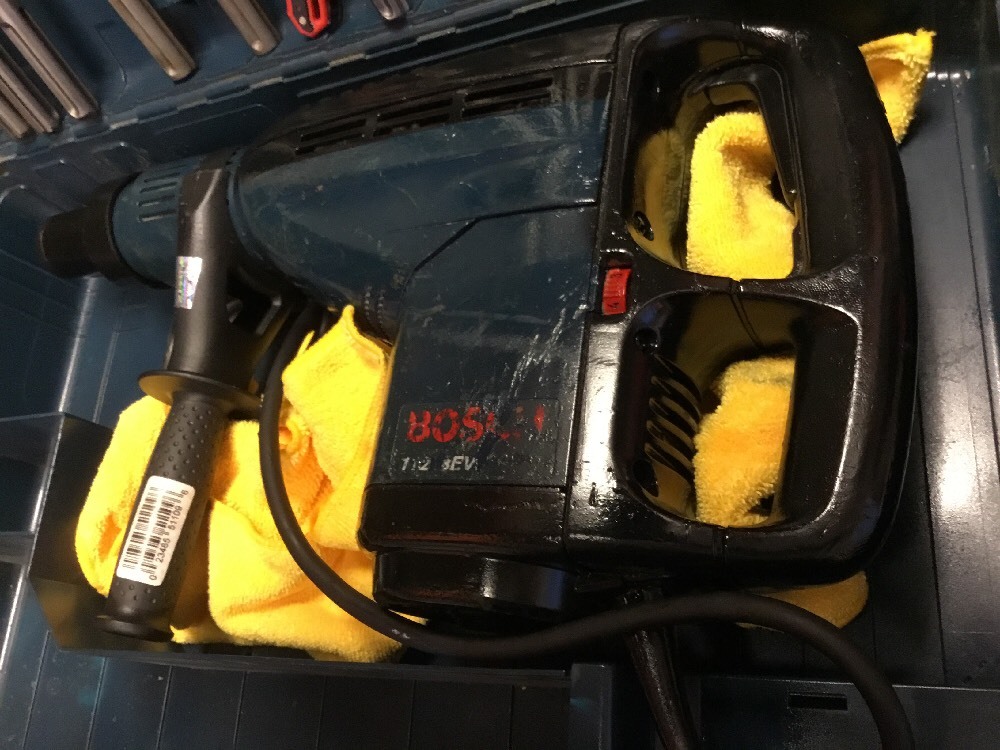 BOSCH 11263 EVS DRILL PREOWNED, FREE THERMO, BITS AND CHISELS, FAST SHIP