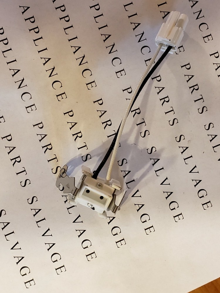 WB08X10027 HALOGEN LIGHT SOCKET & BRACKET FROM BRAND NEW MICROWAVE