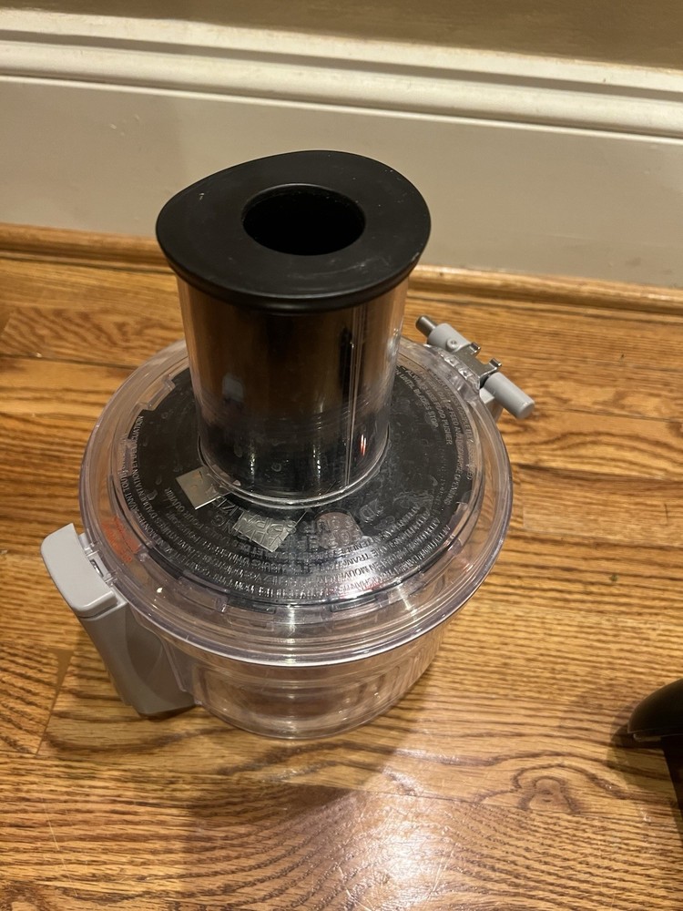 VEGGIE BULLET Model VB102 Electric Spiralizer Food Processor Silver Nice!!