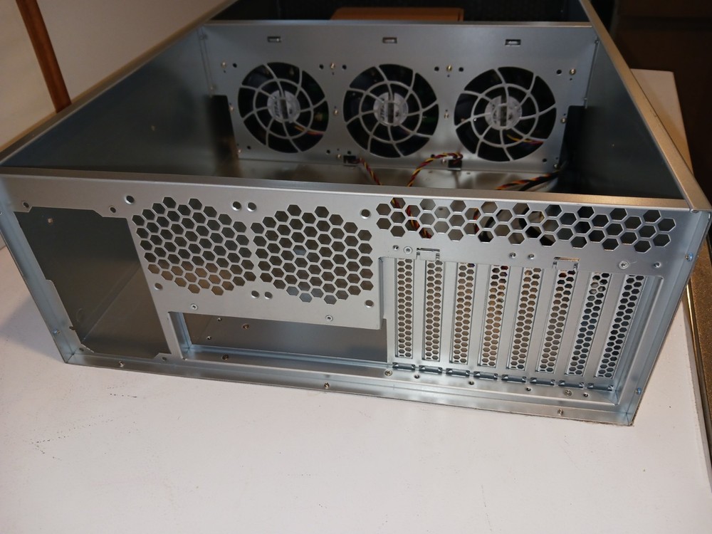 RackChoice 4U Rackmount Server Chassis 8-Bay