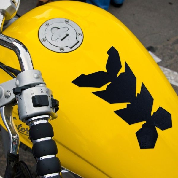Mantis Low fuel tank sticker