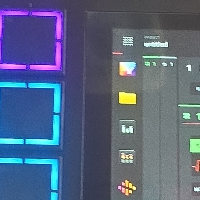 Akai Sampler & Sequencer Digital 16 Pads Touchscreen Built-in Effects Black