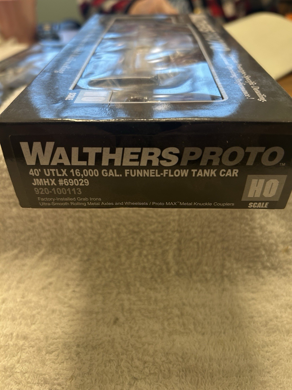 Walters Proto 40’ 16,000 Gallon Funnel Flow Tank Car JMHX #69029 HO Scale